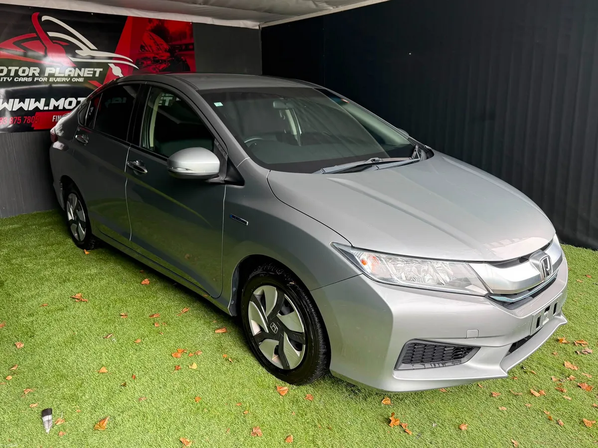 HONDA GRACE 2015 AUTOMATIC ONLY 34K Miles!! - Image 2