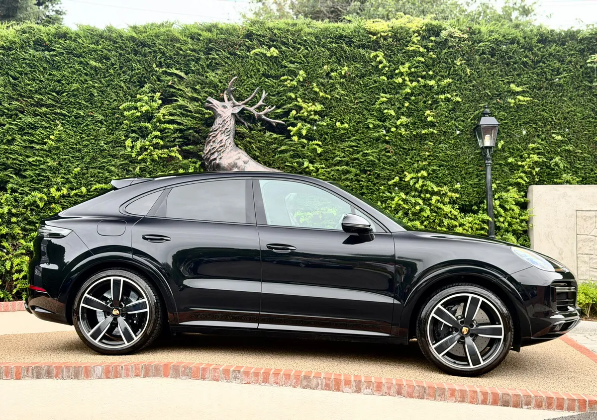 Cayenne Turbo S 670BHP ceramic brakes great spec - Image 3