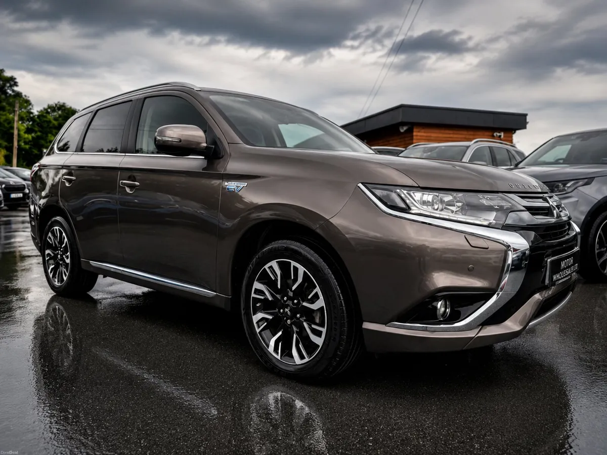 18 Mitsubishi Outlander 2.0 HYBRID PETROL - Image 1