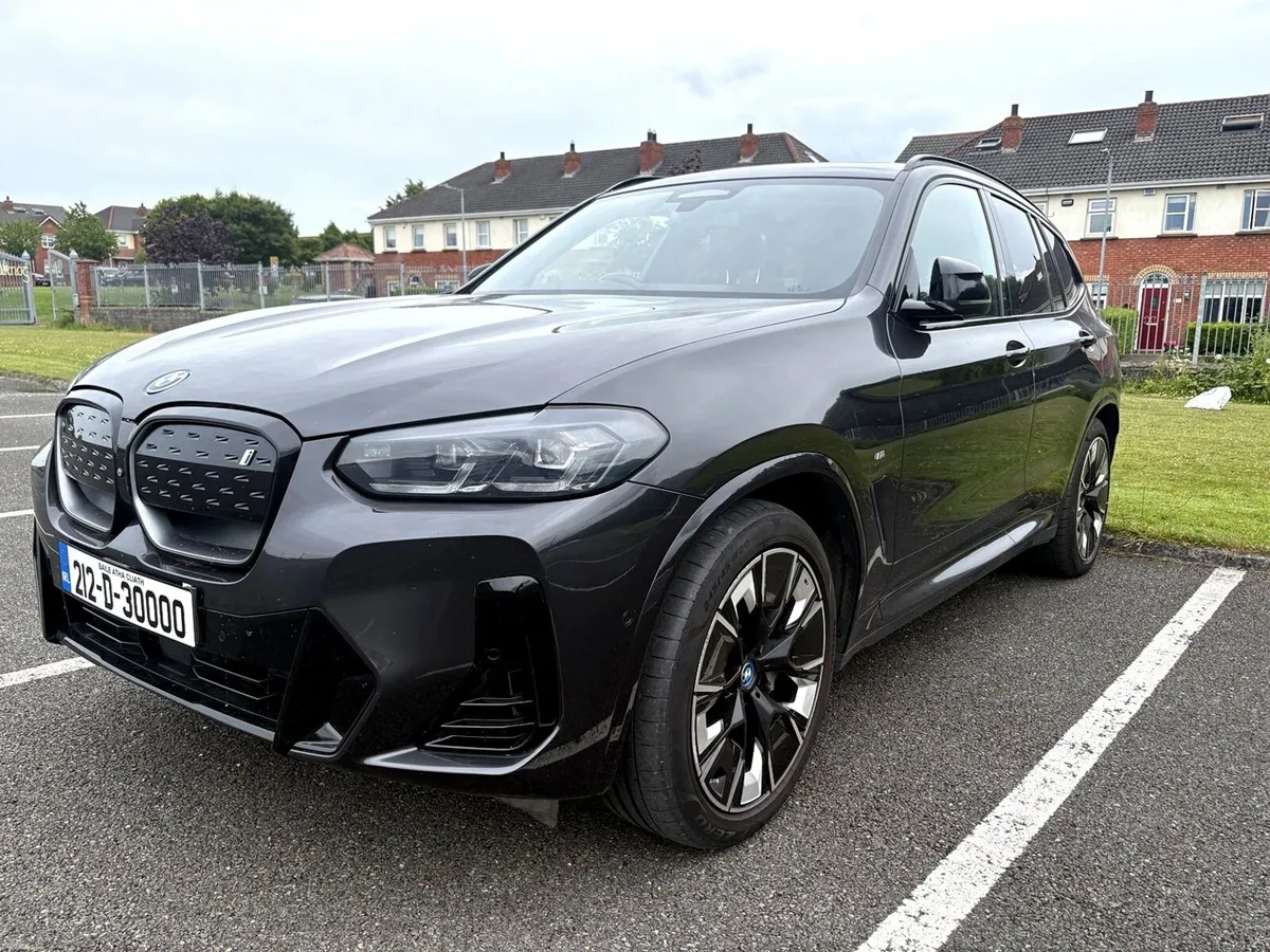 BMW iX3 M Sport Pro - Pan Roof & Electric Tow Bar - Image 2