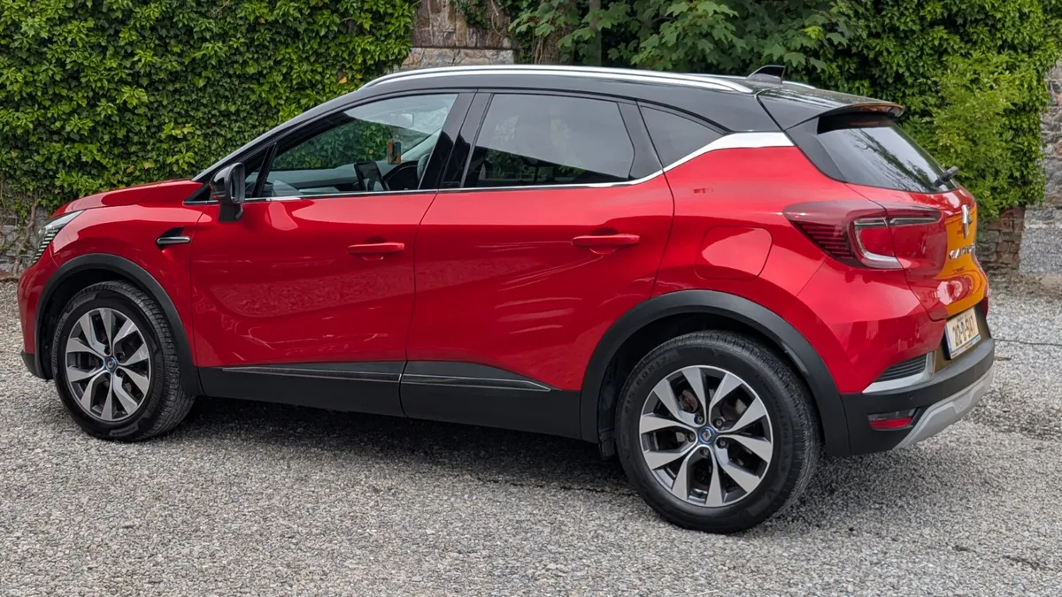 2021 Renault Captur Plug In Hybrid - Image 4