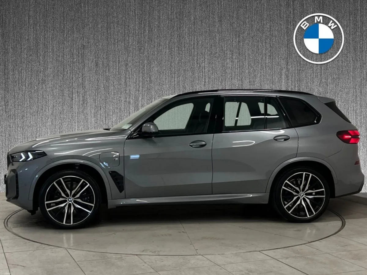 BMW X5 xDrive50e M Sport PRO PACK / PAN SUNROOF / - Image 3