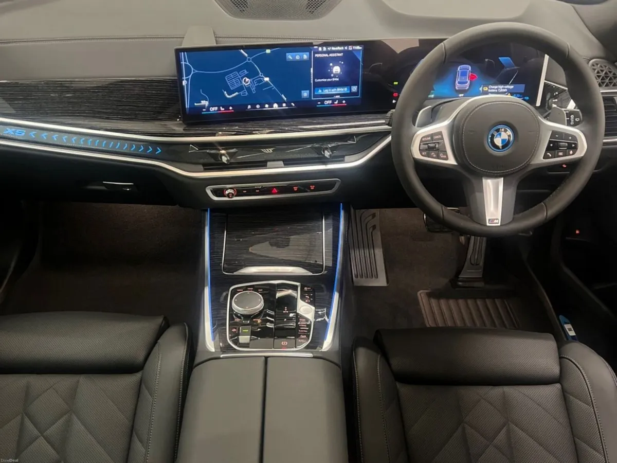 BMW X5 xDrive50e M Sport PRO PACK / PAN SUNROOF / - Image 4