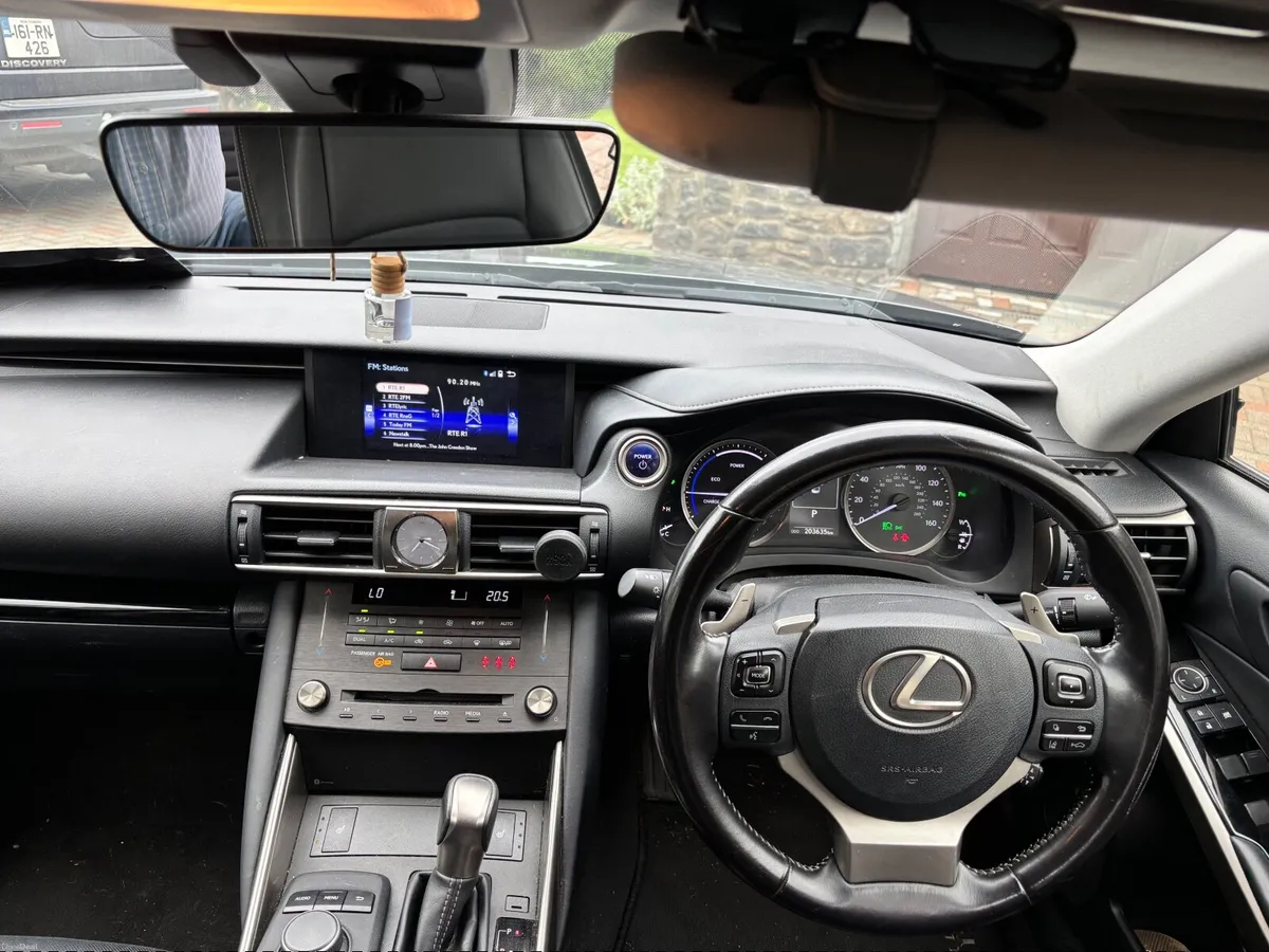 Lexus IS 2021 - Image 3