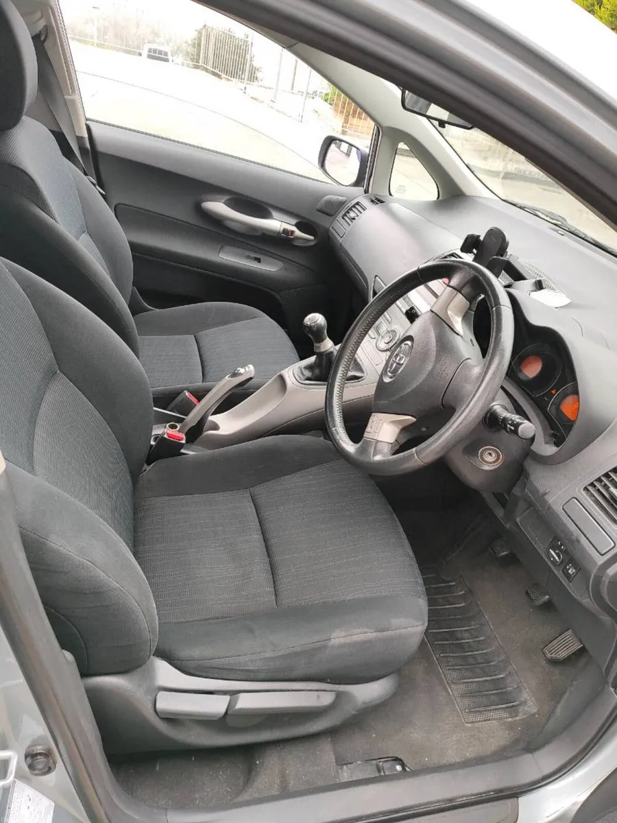 Car - Image 4