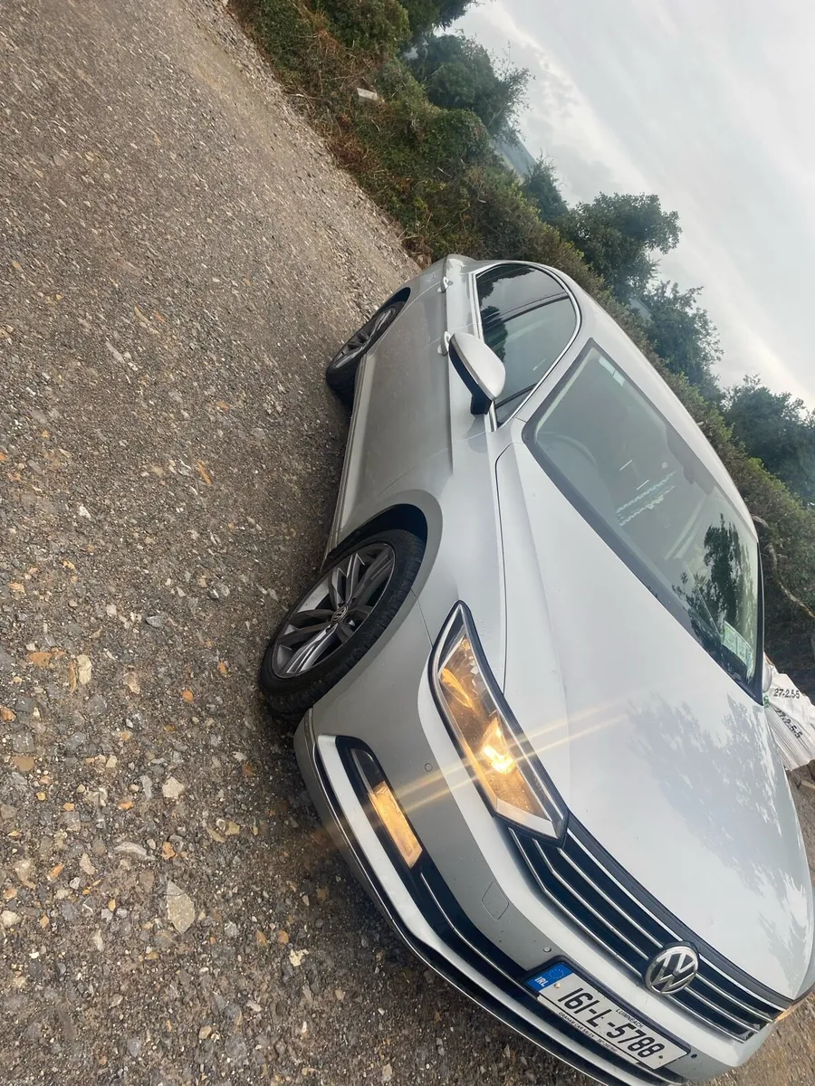 Volkswagen Passat 2016 - Image 3