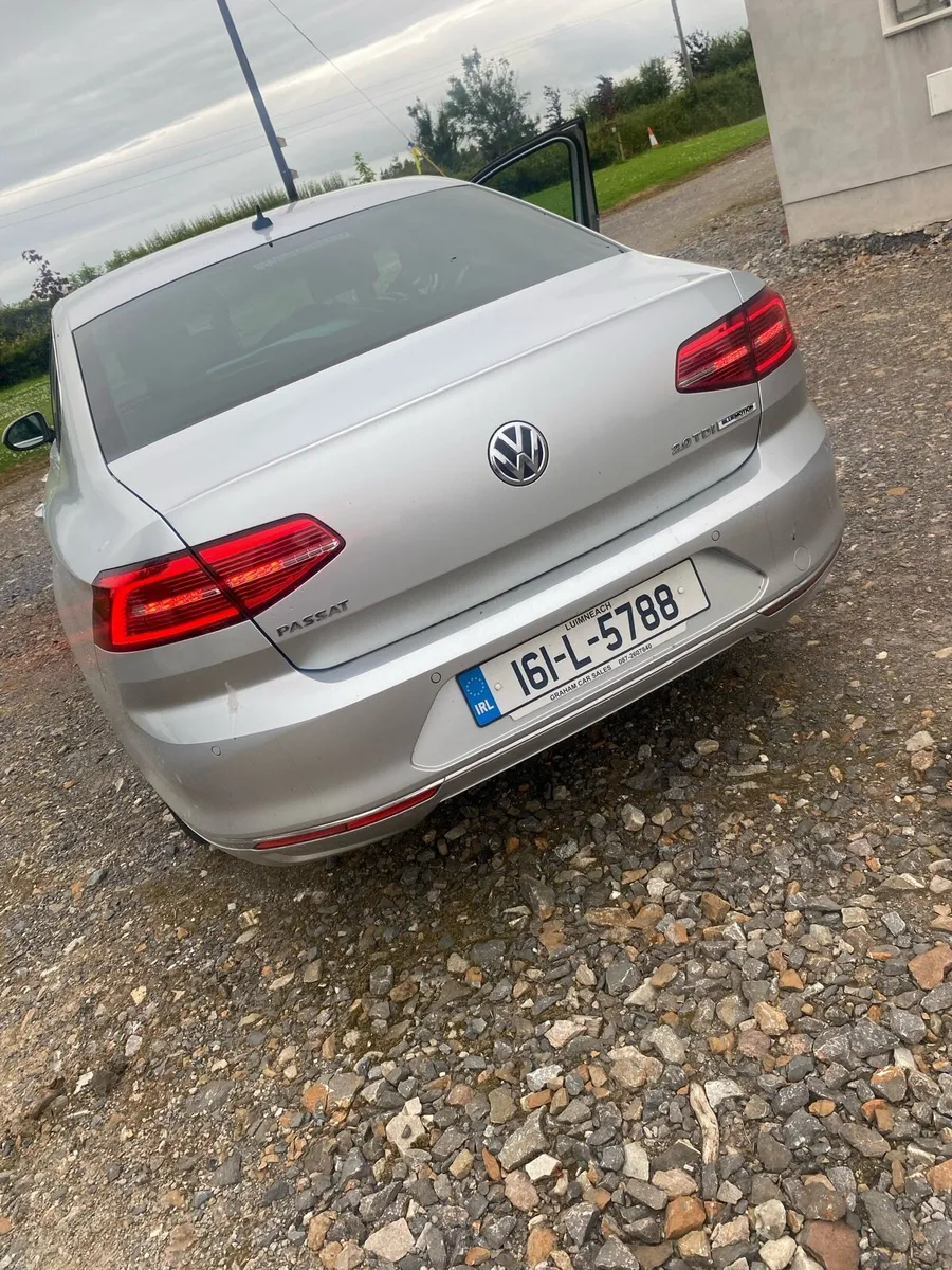 Volkswagen Passat 2016 - Image 4