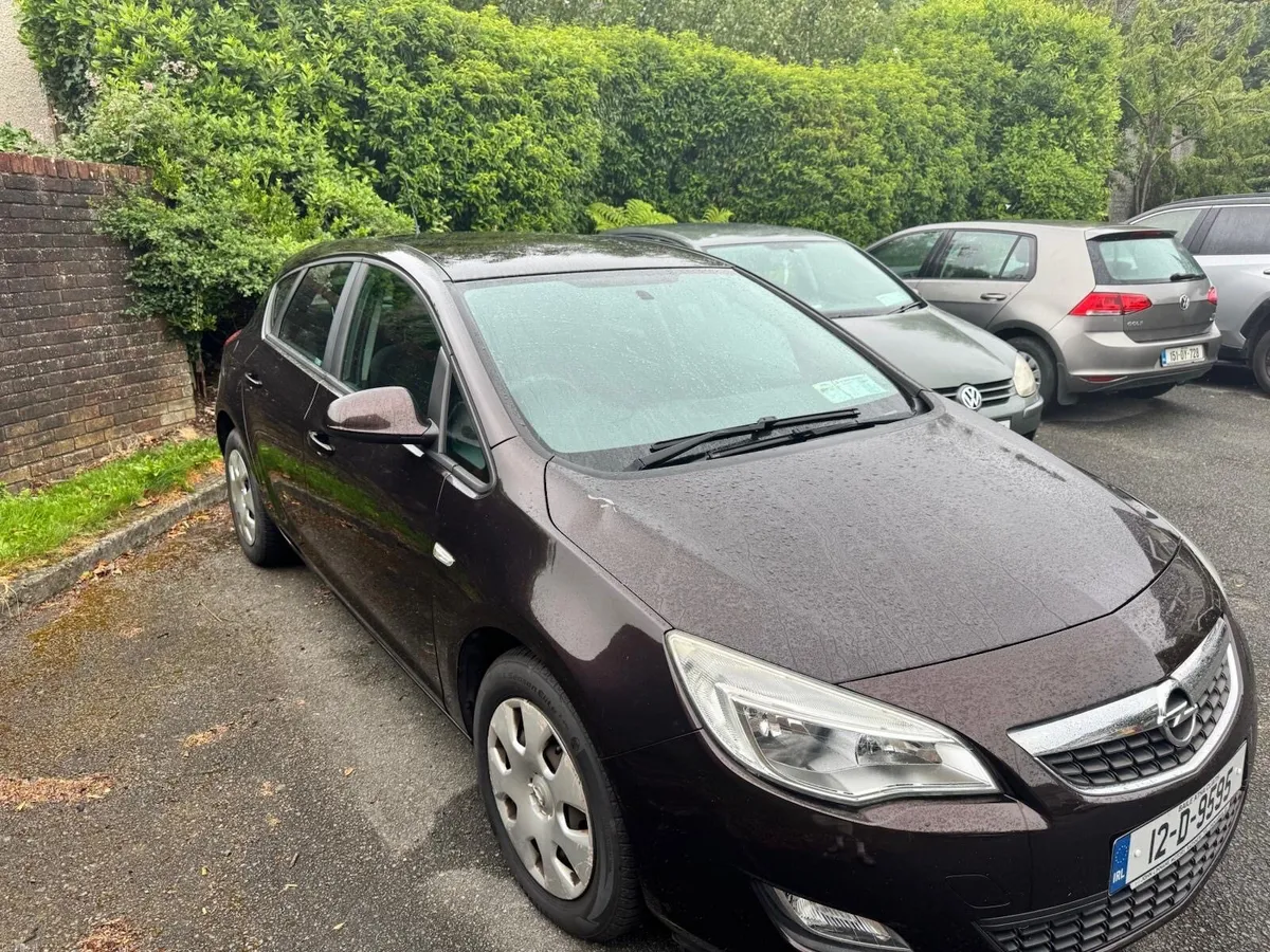 2012 Opel Astra - Image 1