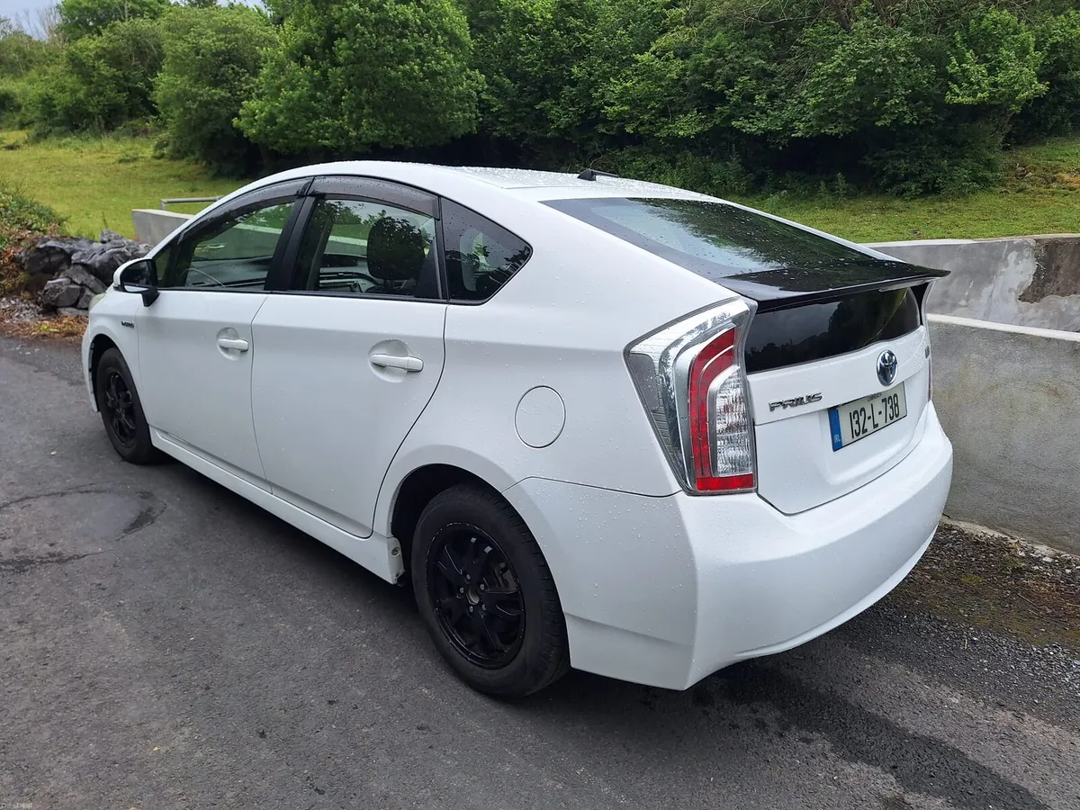 2013 Toyota Prius - Image 2