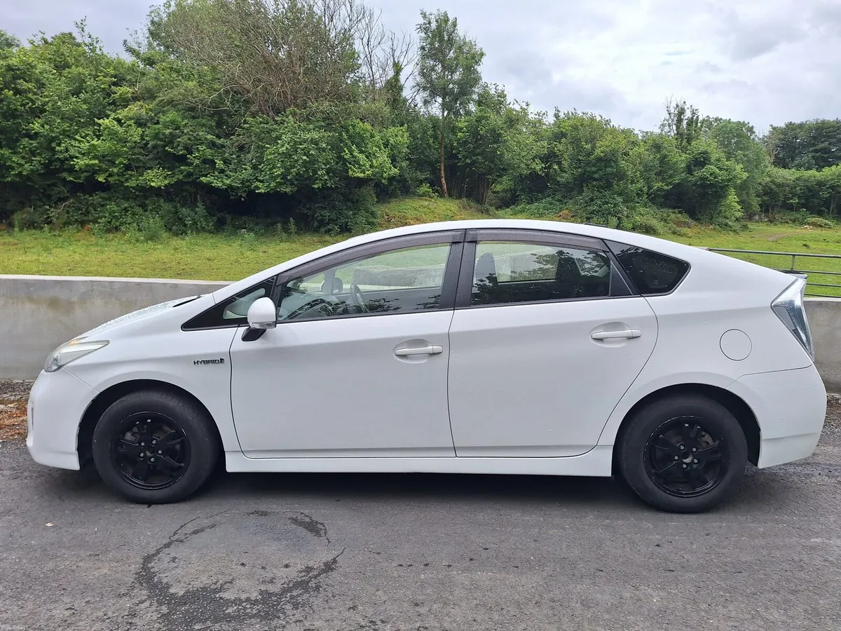 2013 Toyota Prius - Image 3