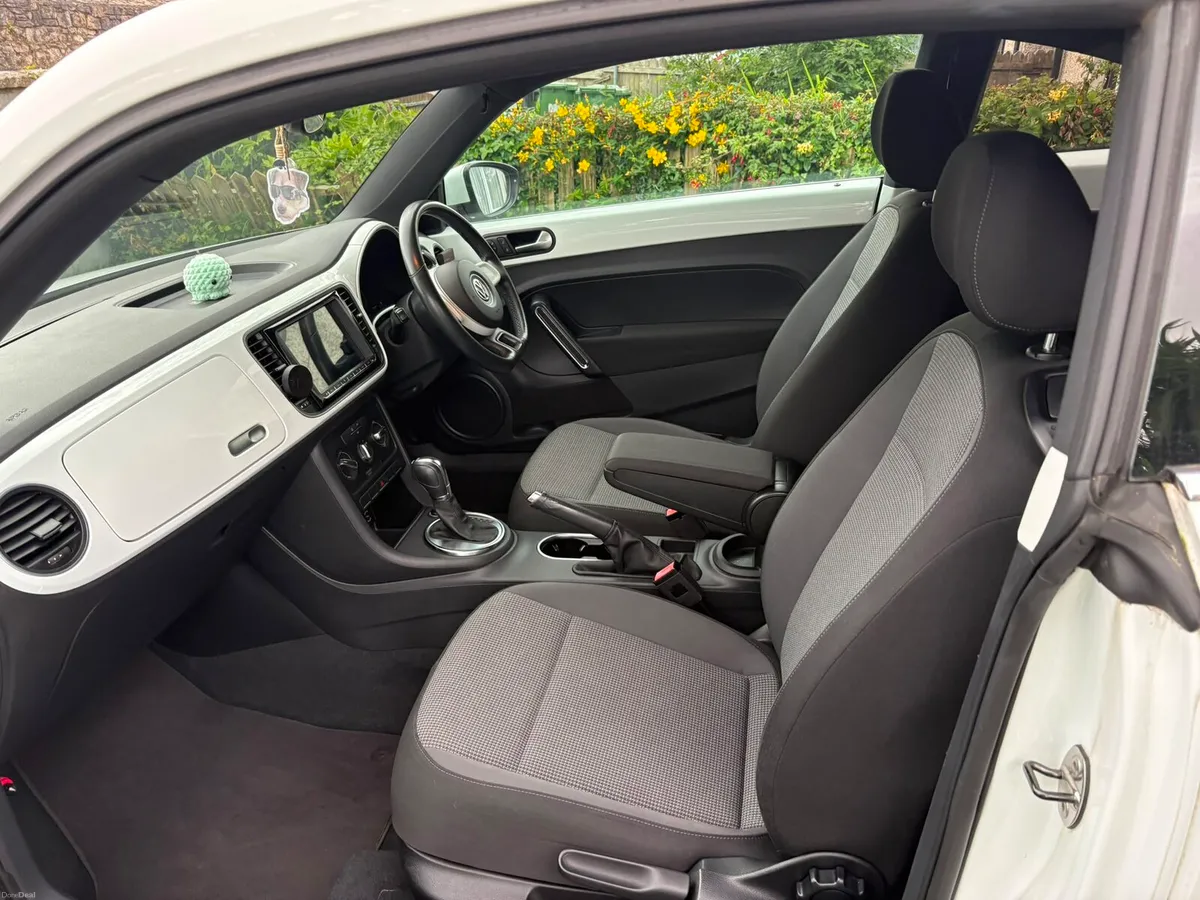 Vw Beatle (Automatic) - Image 5