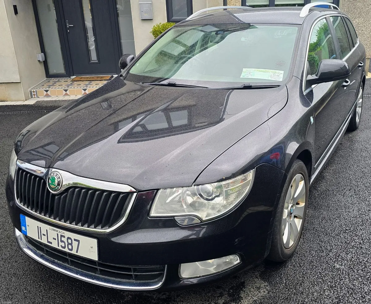 2011 Skoda Superb Estate - Image 1