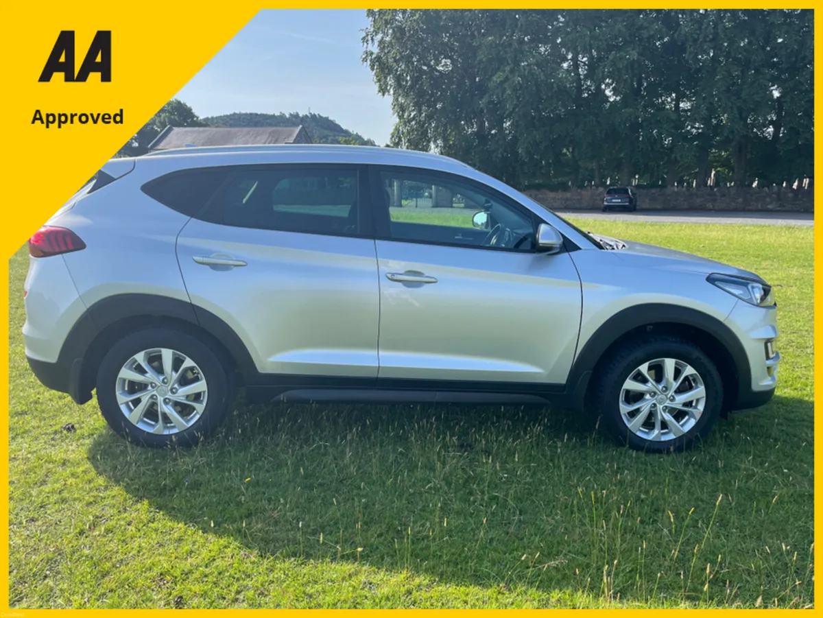 Hyundai Tucson IX35 EXECUTIVE 1.6 5DR DIESEL - Image 2