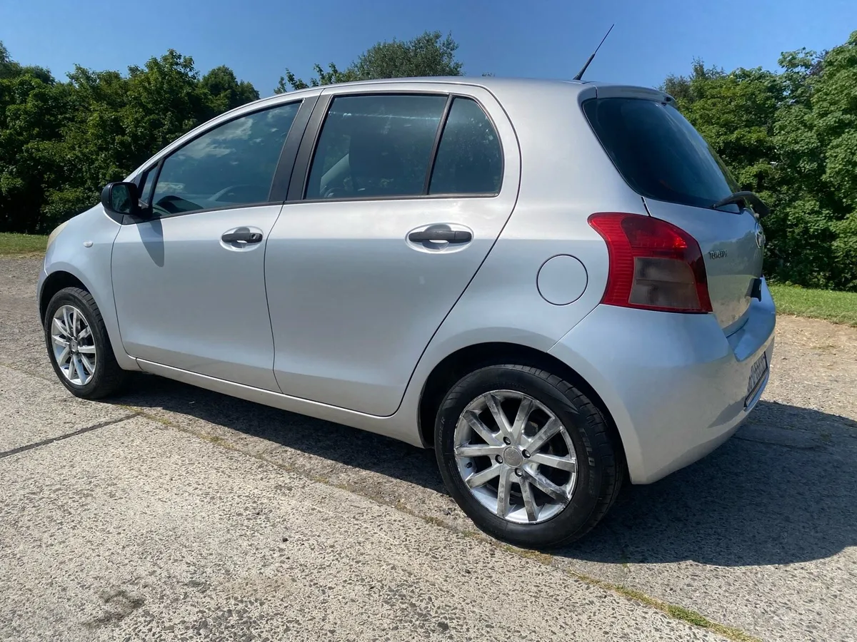 2006 Yaris 1.0 tax08/26 nct07/26. 175km DUNDRUM - Image 4