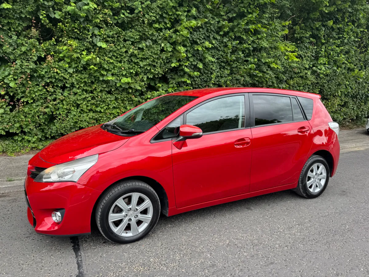 Toyota Verso Aura 7 seater - Image 6