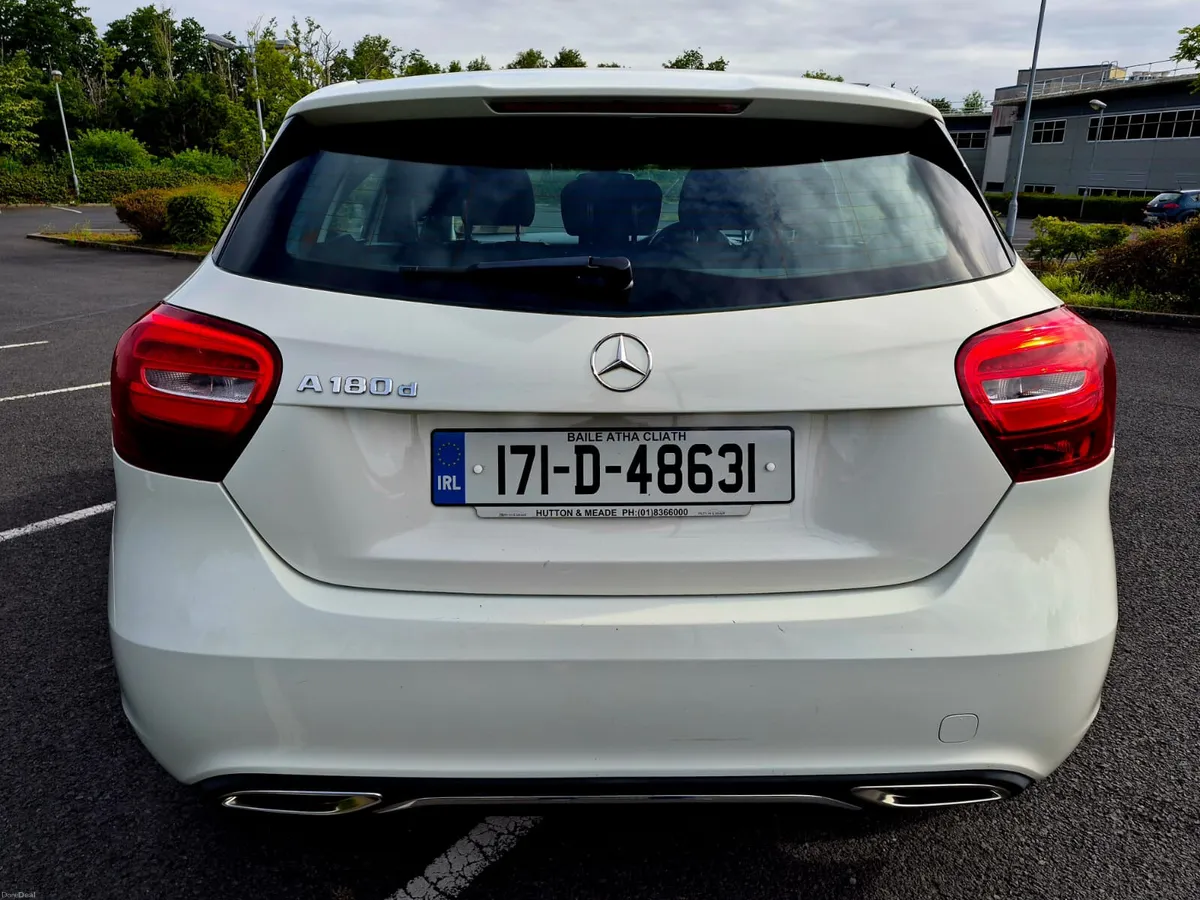 2017 MERCEDES BENZ A180D URBAN AUTOMATIC - Image 3