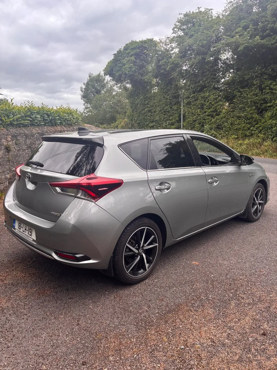 2018 Toyota Auris 1.8 Hybrid Luna Sport Automatic - Image 5