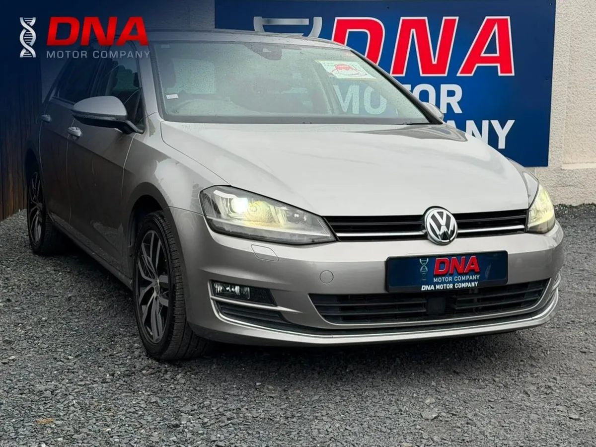 Volkswagen Golf HIGHLINE - AUTO - ONLY 52KMS