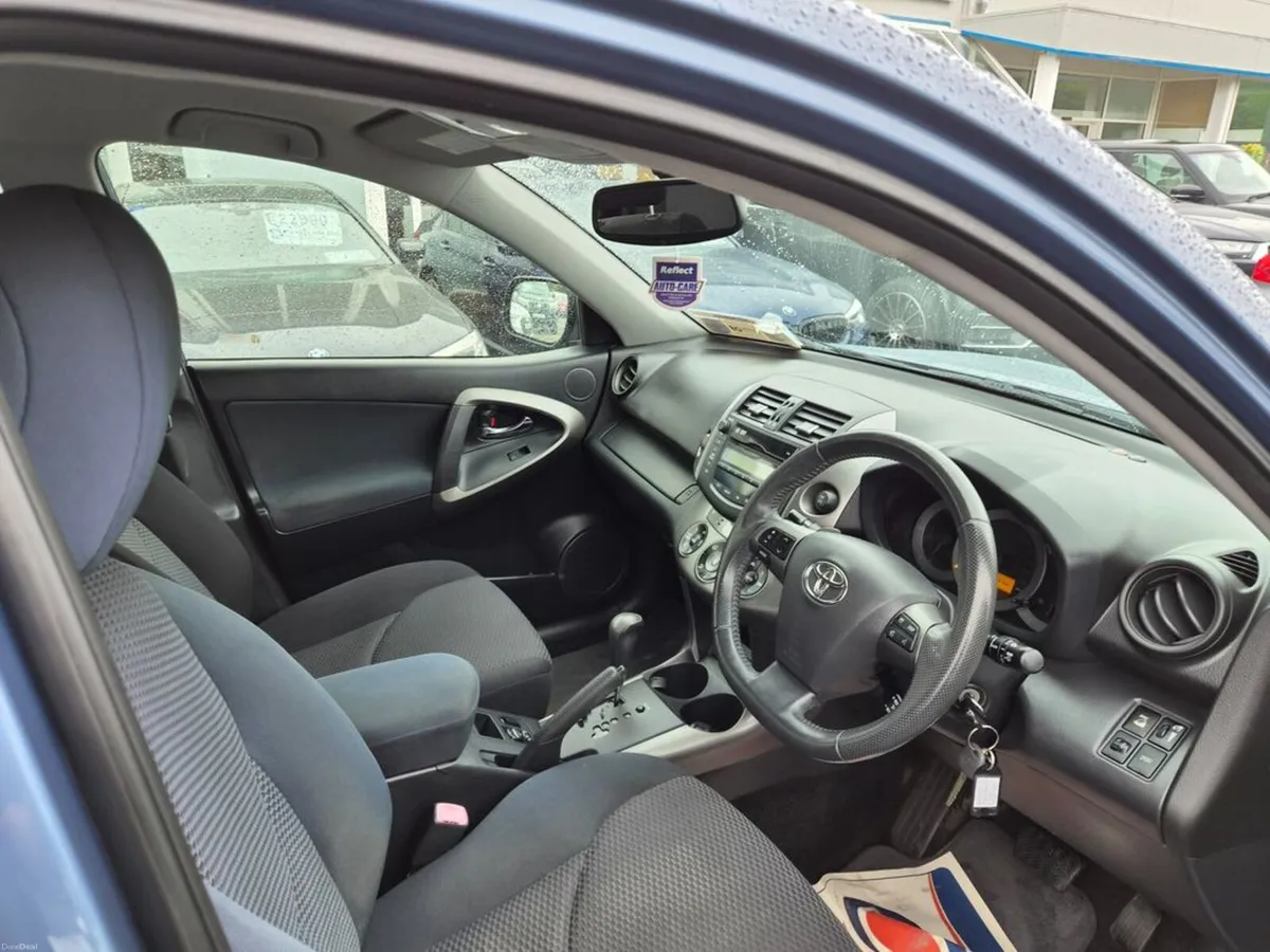 Toyota RAV4 AUTOMATIC 2.2 4X4 SOL - Image 3