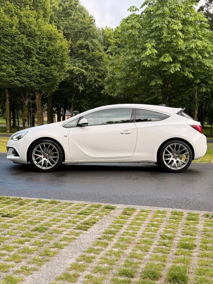 Astra GTC 1.6 diesel - Image 2