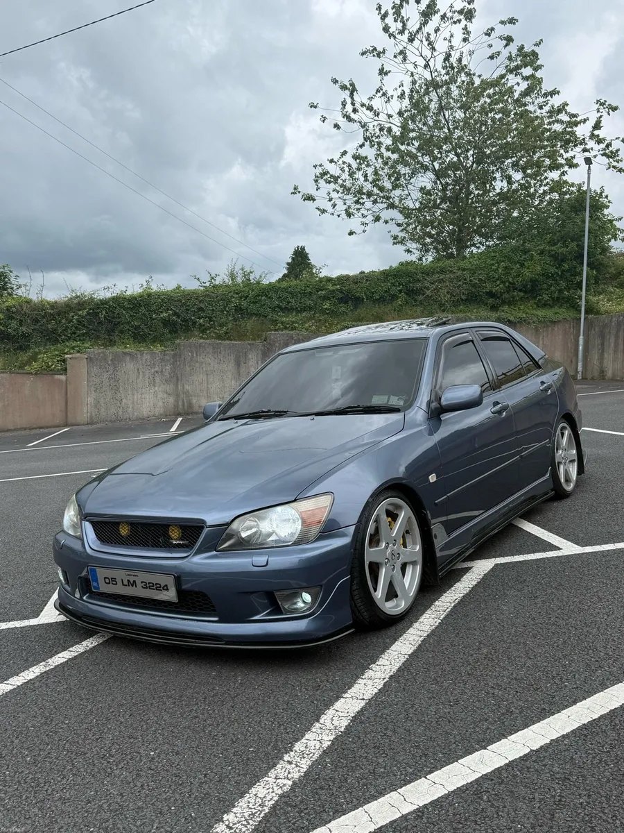 Lexus is200 - Image 2