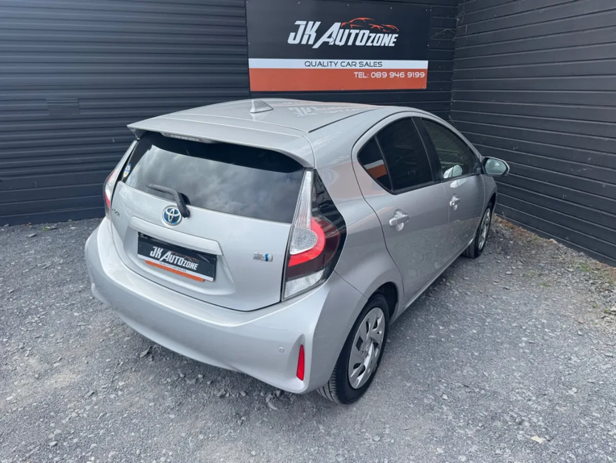 Toyota Aqua 1.5  HYBRID AUTO - Image 3