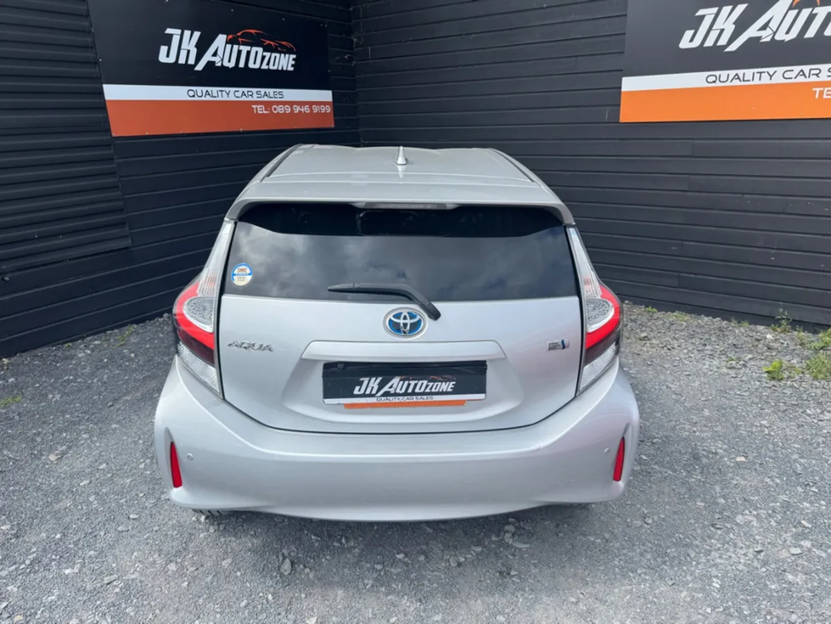 Toyota Aqua 1.5  HYBRID AUTO - Image 5