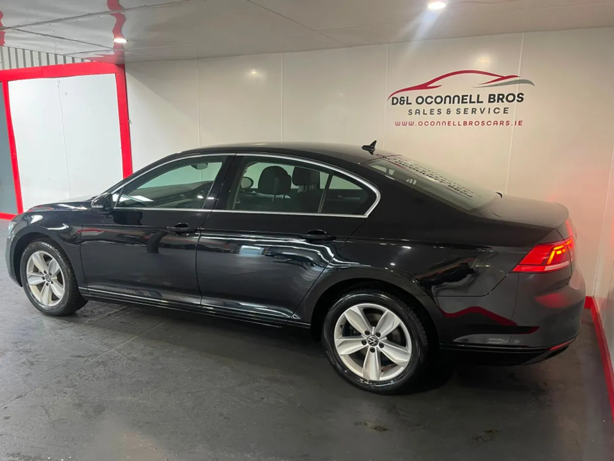 Volkswagen Passat SE NAV TDI S-A DSG - Image 2