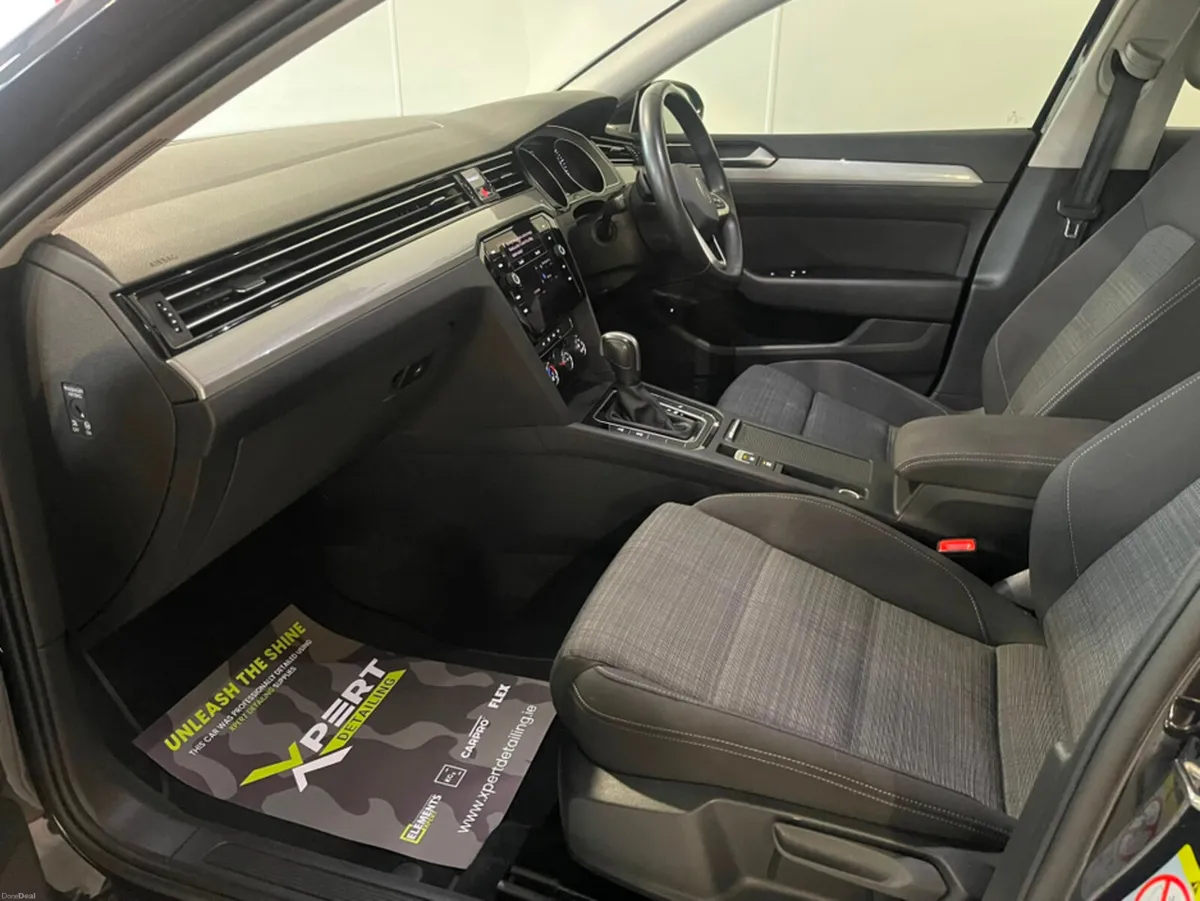 Volkswagen Passat SE NAV TDI S-A DSG - Image 4