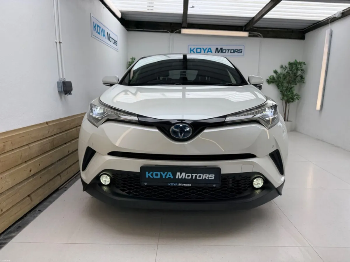 Toyota C-HR 1.8 SOL PLUS CVT PETROL HYBRID *TOP SP - Image 5