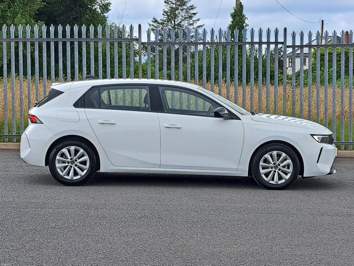 Opel Astra SC 1.2TURBO 110BHP - Image 4