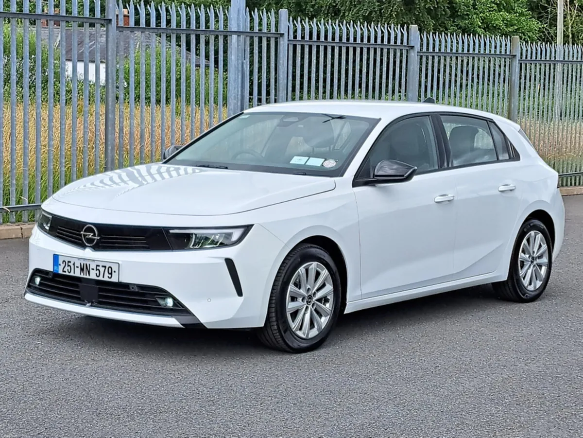 Opel Astra SC 1.2TURBO 110BHP - Image 6