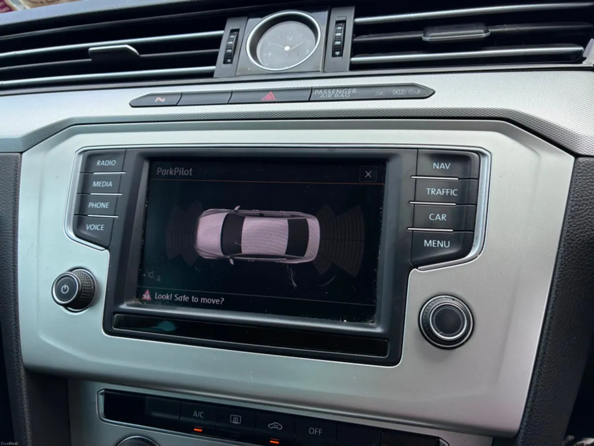 Volkswagen Passat 2.0 TDI SE BUSINESS BLUEMOTION 1 - Image 6