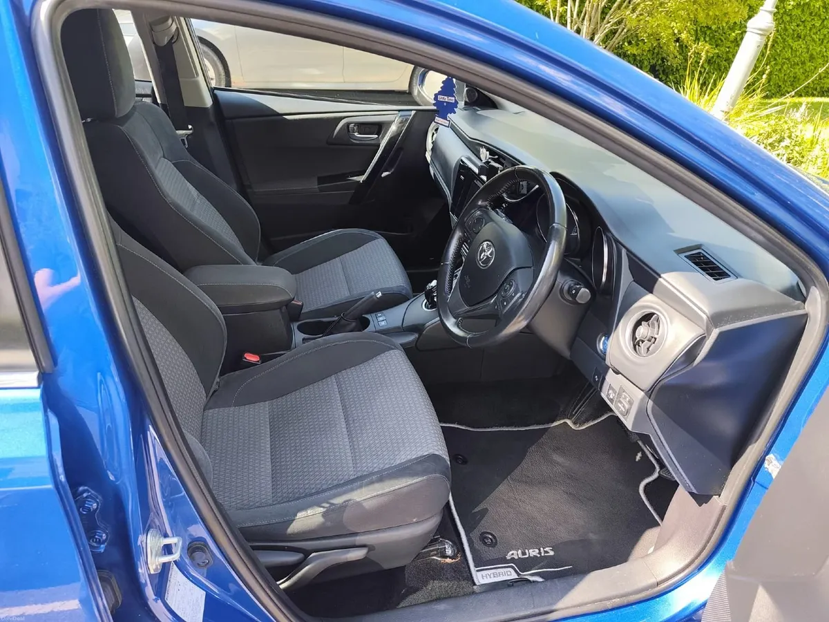 Toyota Auris Hybrid Luna Sport 2018 | Full Toyota - Image 4