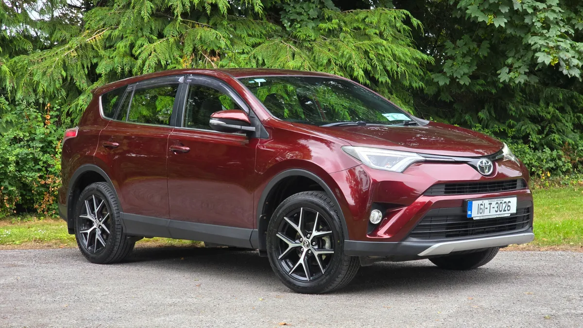 2016 Toyota RAV4 2.0 D4D Luna Sport - Image 2