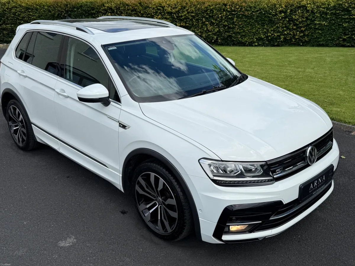 2019 Volkswagen Tiguan R-Line Panoramic Sunroof - Image 5