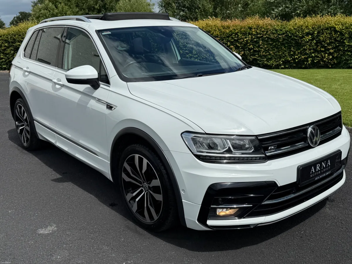 2019 Volkswagen Tiguan R-Line Panoramic Sunroof - Image 3