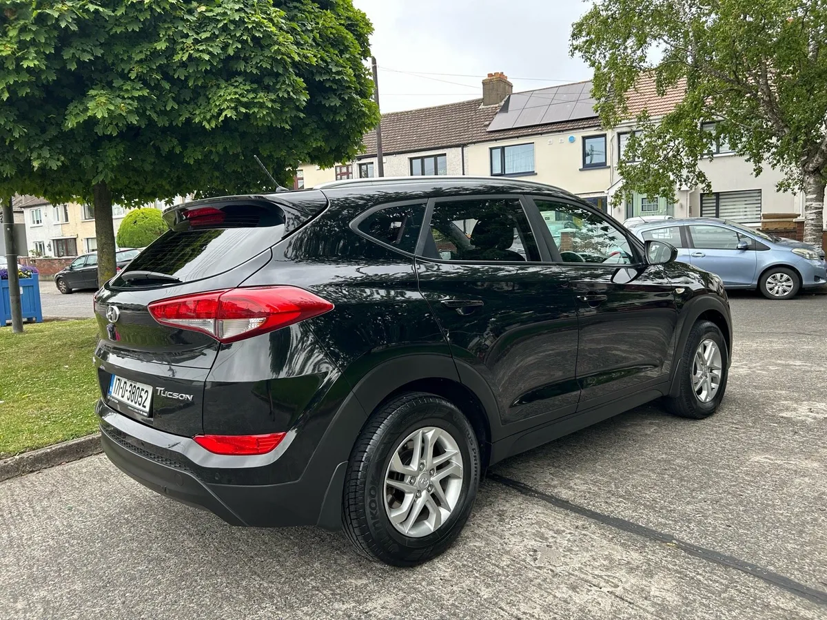 2017 HYUNDAI TUCSON COMFORT NCT 04-27 /  LOW TAX - Image 4
