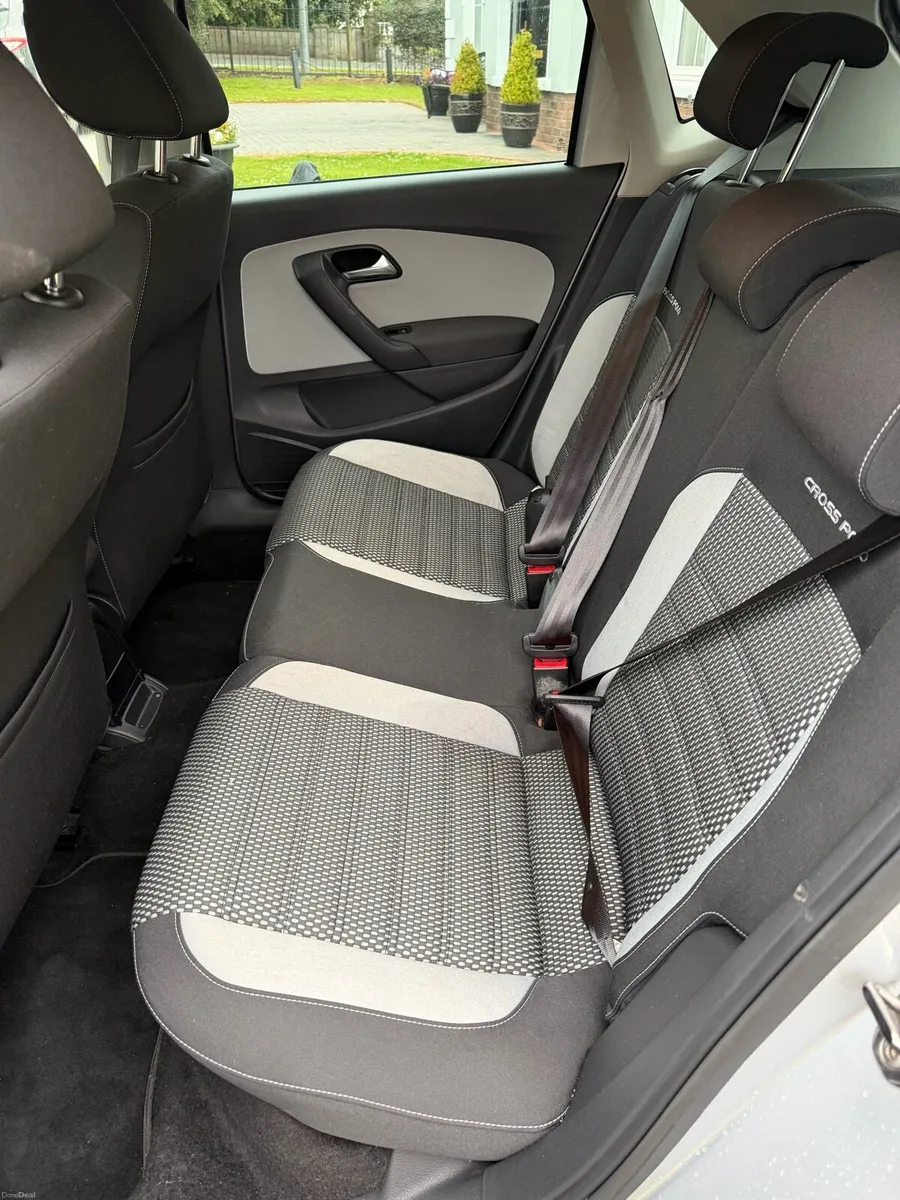 Volkswagen polo 2012 automatic 1.2L - Image 4