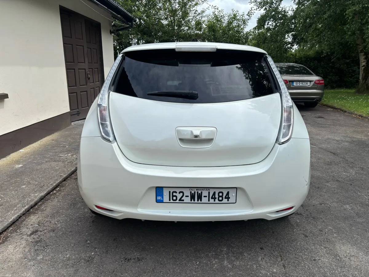 NISSAN LEAF - Image 2