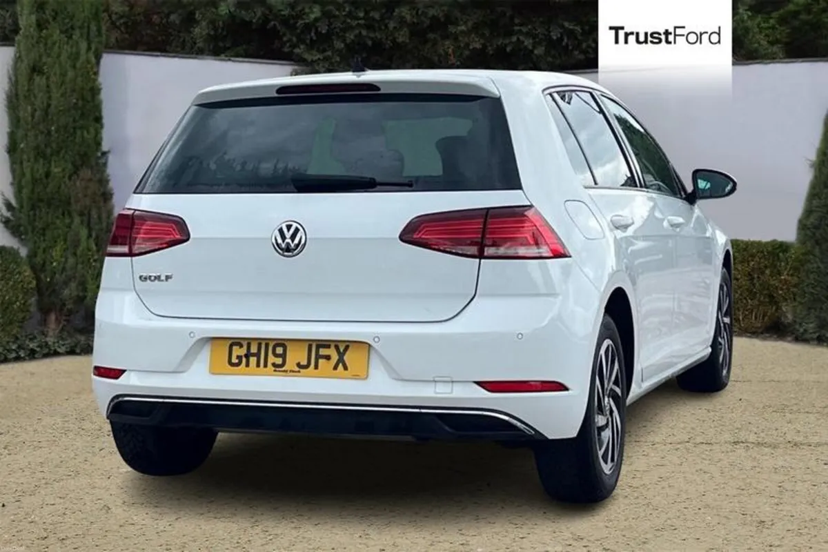 Volkswagen Golf Match - Image 4