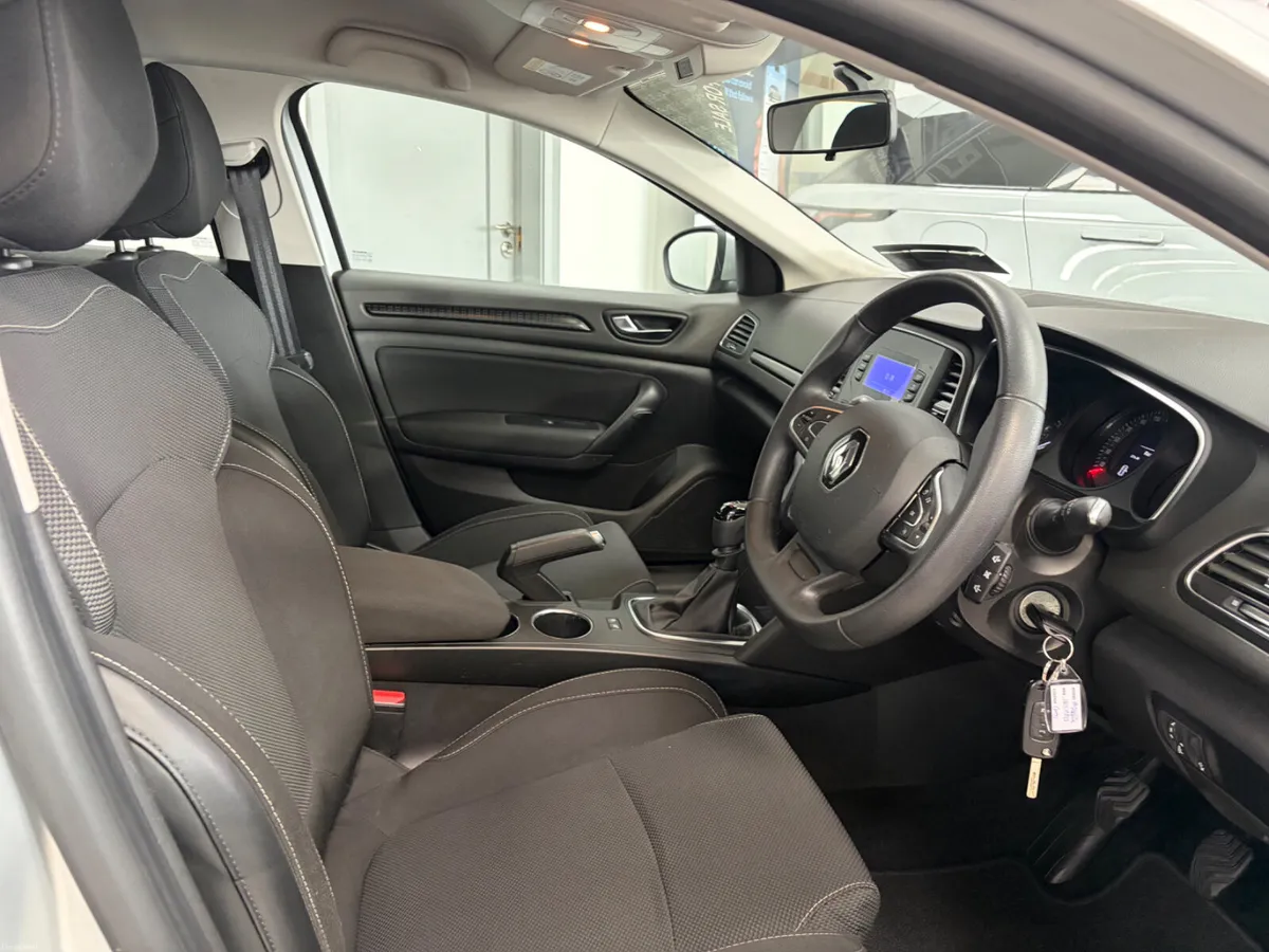 Renault Megane 2018. 1.2 EXPRESSION - Image 6