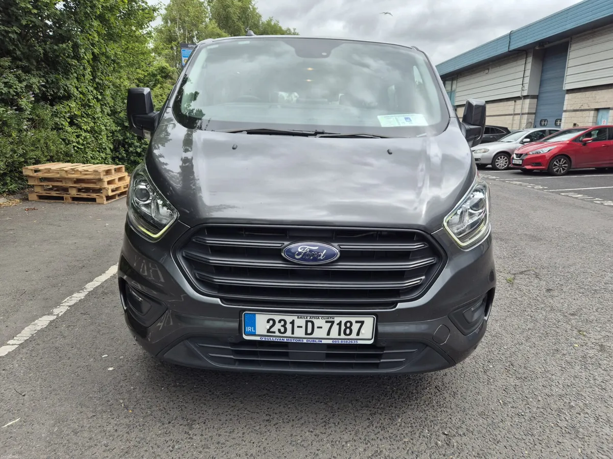 FORD TRANSIT CUSTOM/2023/2.0 DIESE/AUTO/9 SEAT/WAV - Image 2