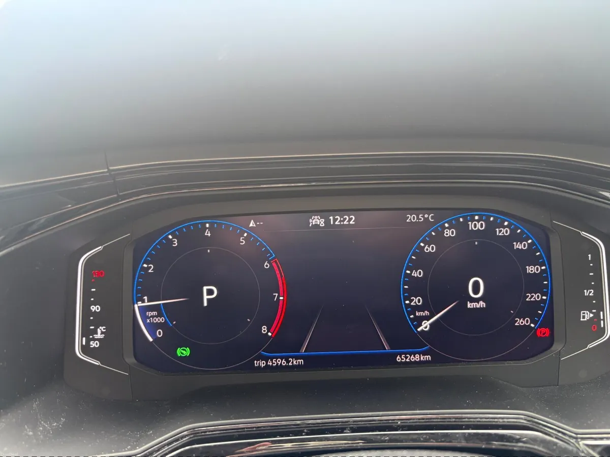 Volkswagen Polo TSI / AUTO / COMFORT LINE - Image 2