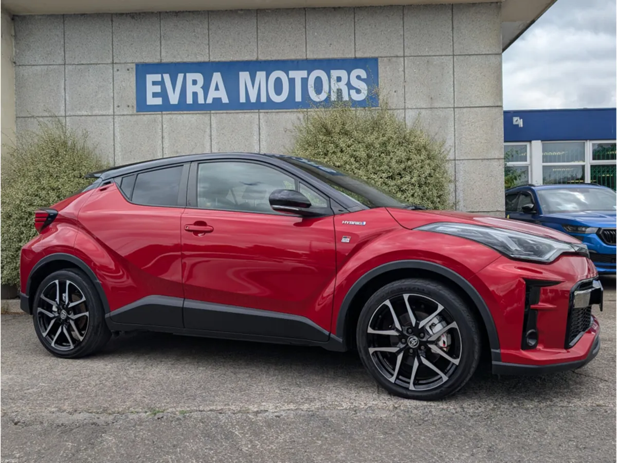 Toyota C-HR GR SPORT AUTOMATIC HYBRID 1.8 PETROL / - Image 3