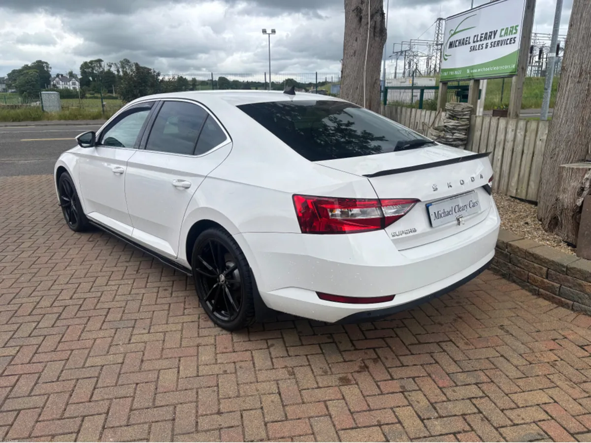 Skoda Superb AMBITION 2.0 TDI 150HP 4DR - Image 4