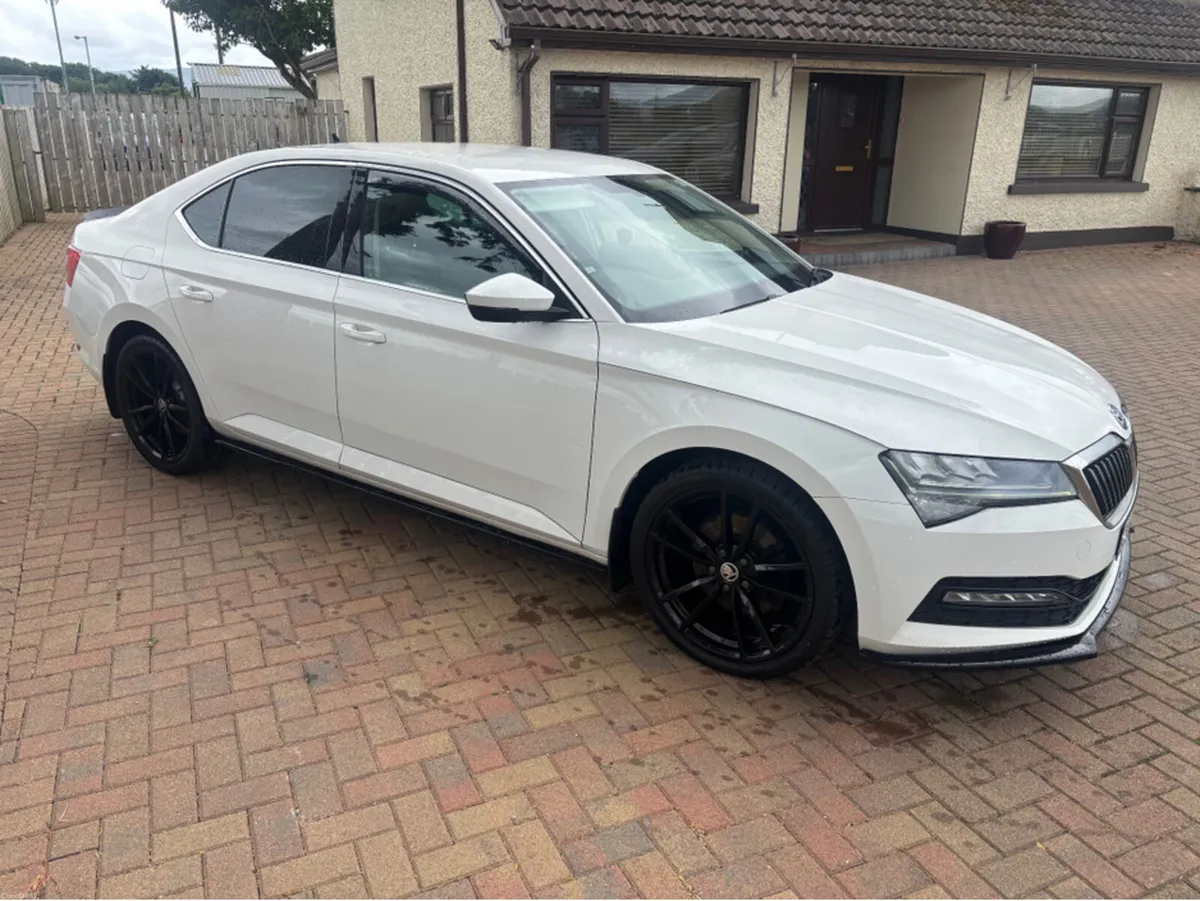 Skoda Superb AMBITION 2.0 TDI 150HP 4DR - Image 6
