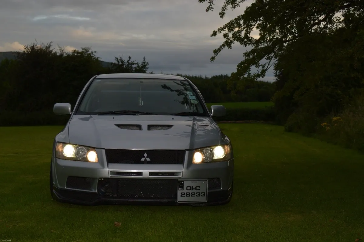 Mitsubishi lancer Evo 7 VII - Image 2