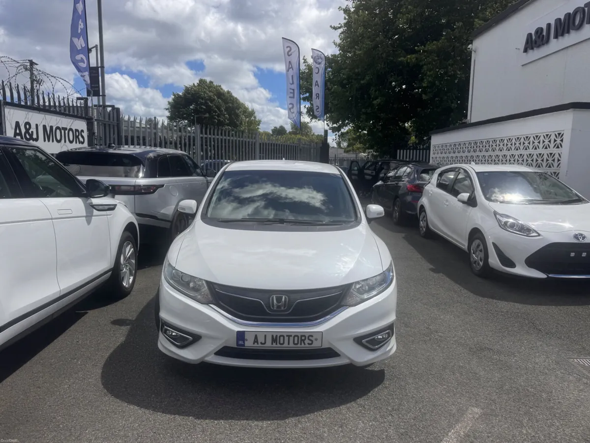 16 HONDA JADE HYBRID 6 SEATS - Image 2