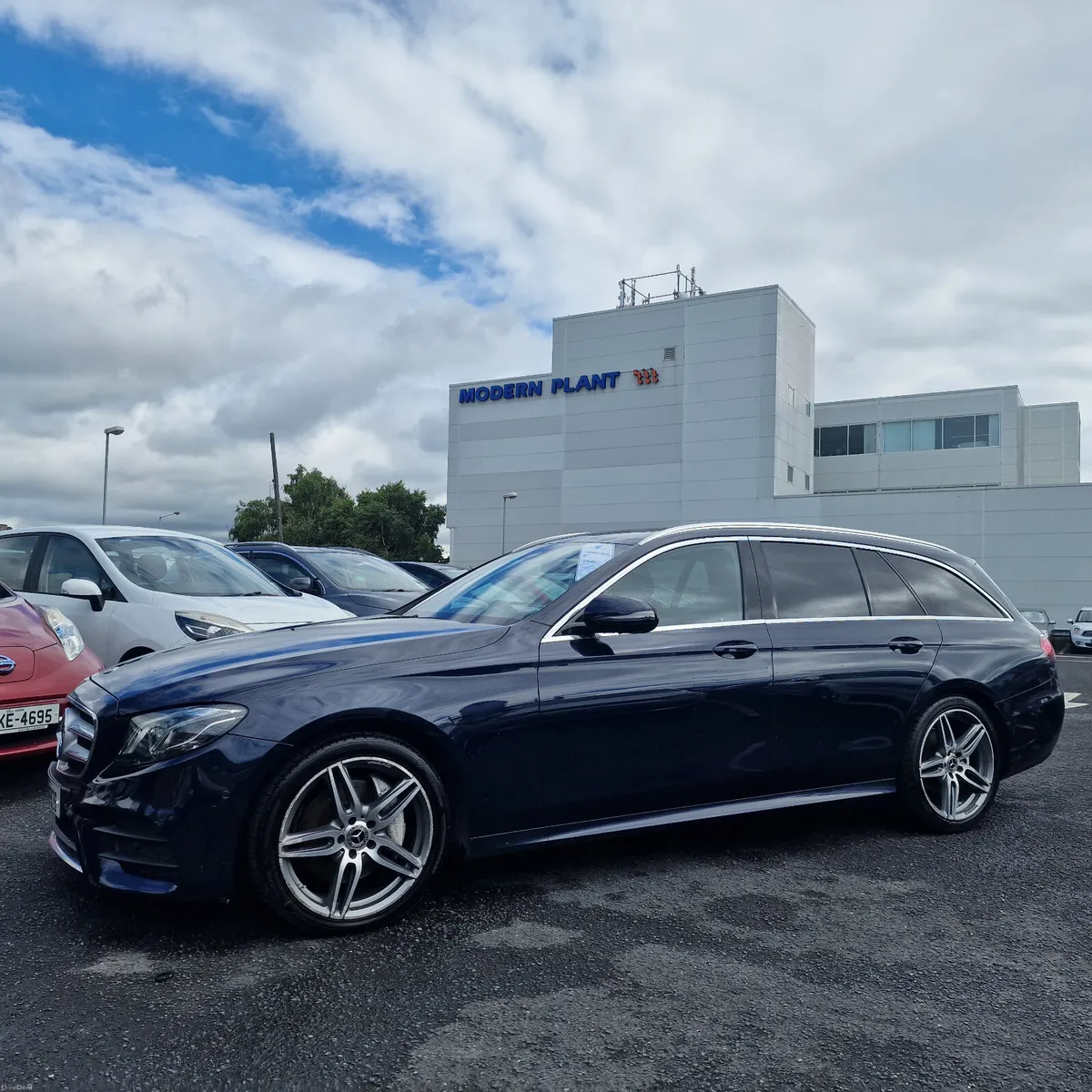 Mercedes-Benz E-Class E220d A/T Avantgarde Int/AMG - Image 4